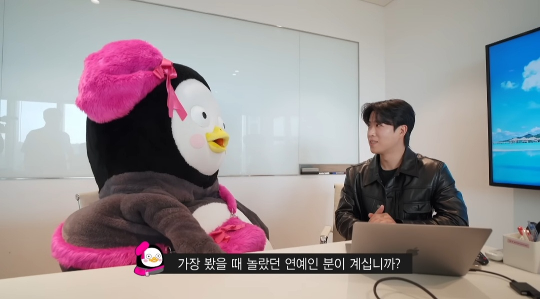 [theqoo] SM EMPLOYEES PICK THE CELEBRITIES THAT SHOCKED THEM IN REAL LIFE