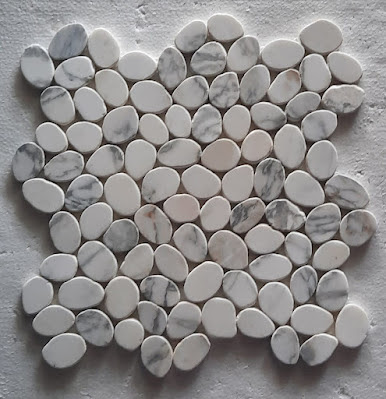 Bianco Calacatta Sliced Small Pebble Mosaic Tile