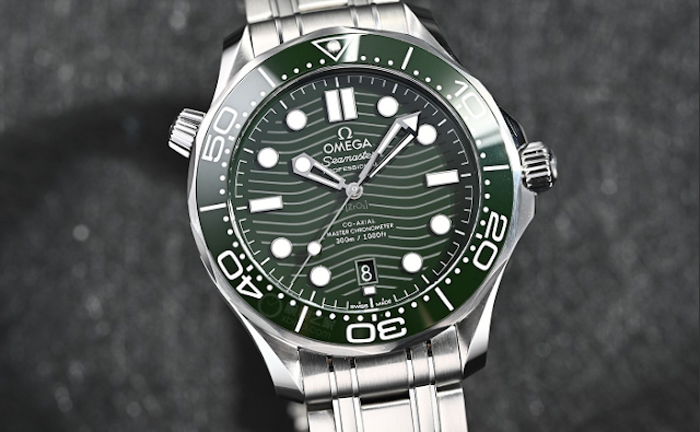 Présentation de la réplique de Omega Seamaster Diver 300M Co-Axial Master Chronometer 42 mm cadran vert