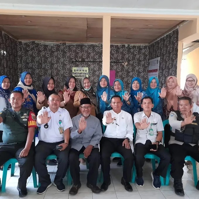 Prabumulih,07 Juni 2023                         Rapat koordinasi pembahasan tentang Baduta beresiko stunting bertempat di aula kelurahan Patih Galung yang turut hadir bapak camat Prabumulih Barat Edi Suanto,SH,M.Si,Lurah Patih Galung Deny Eka Saputra, SP,Lurah Tebing Tanah Puteh Edi Dahrul,Babinsa, Babinkamtibmas,Plkb dan Kader TPK kelurahan Patih Galung.#Stop Stunting 🖐️#Berencana itu keren 👍@ridhoyahya.id @fikriardiansyah3030 @ngestisoekarmin @denytajudin@edisuanto74@dahruledi@diskominfoprabumulih @kecamatanprabumulihbarat @pkkprabumulih @bkkbnsumsel_official @kelurahan_tebingtanahputeh