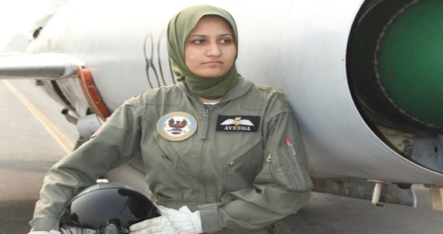 Who was the first woman to become a fighter pilot in the Pakistan Air Force (2013)?