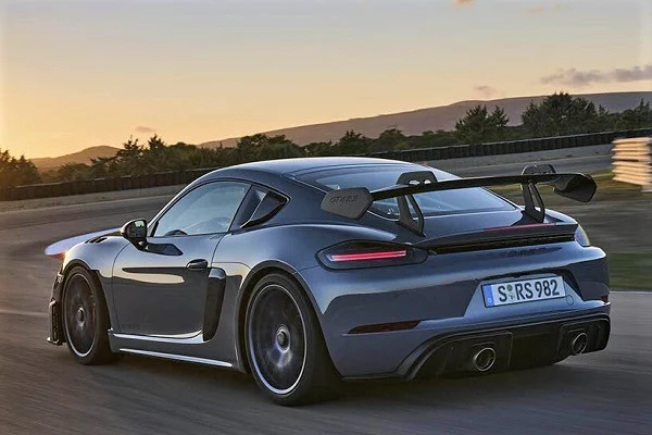 Porsche 718 Cayman GT4 RS