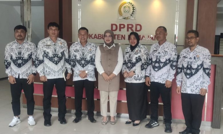 SILATURAHIM PGRI KAB. LUMAJANG KE DPRD KAB. LUMAJANG
