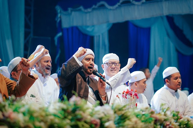 HUT Aston ke 9 Dimeriahkan Malam Bersholawat Bersama Habib Syekh