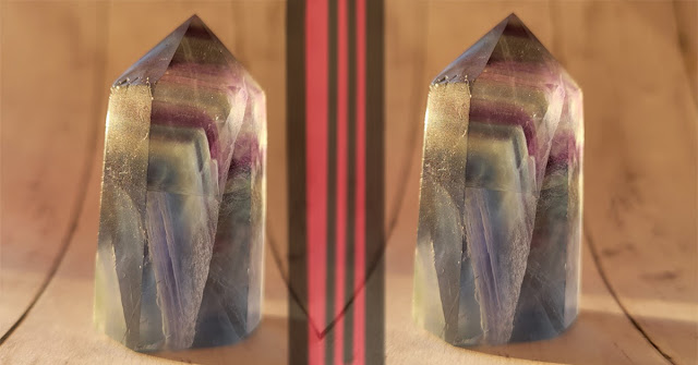 紫藍螢石柱是宇水晶STORE的貨品