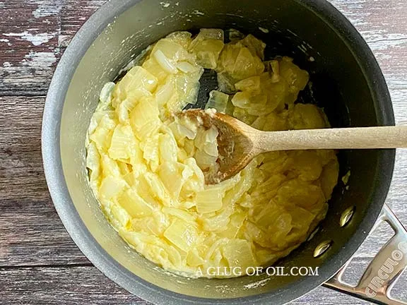 Butter flour and onions - making onion sauce