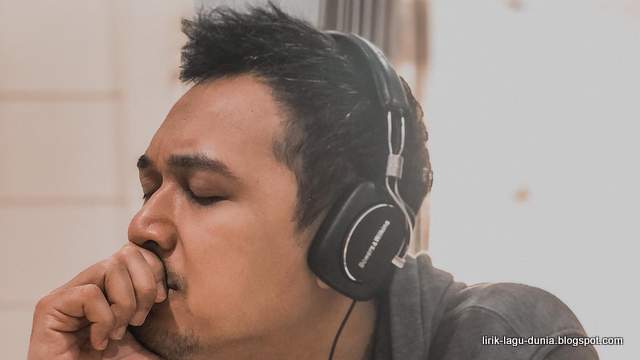 Lirik Lagu Bondan Prakoso - Aku Baru