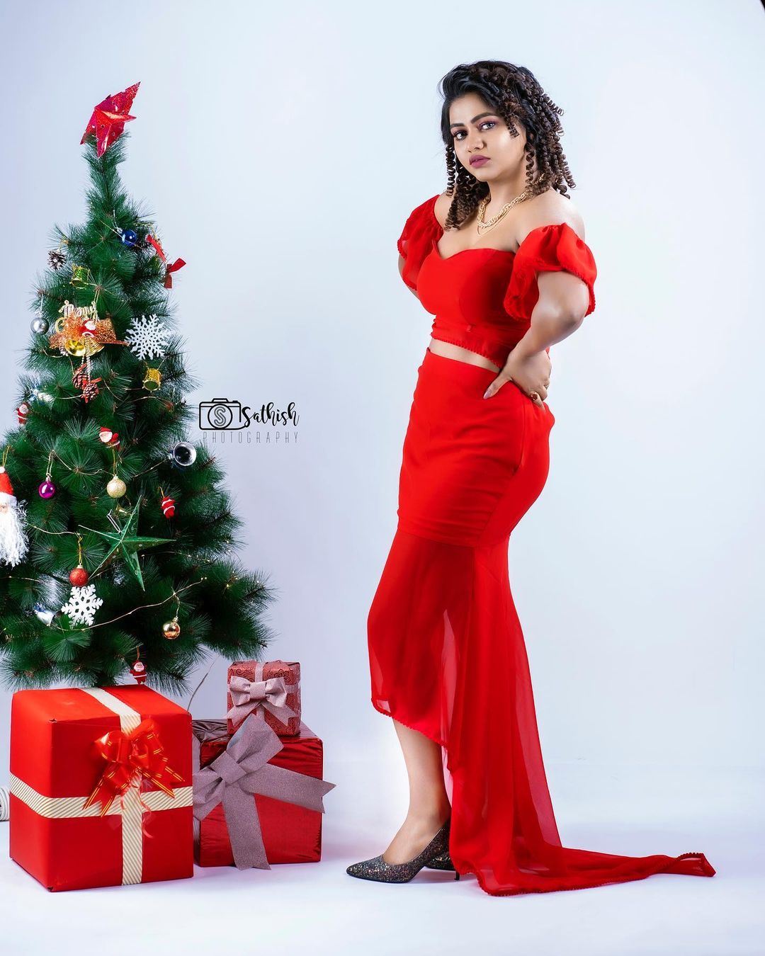 Actress Shalu Shamu Latest Hot Photos in Christmas 2021
