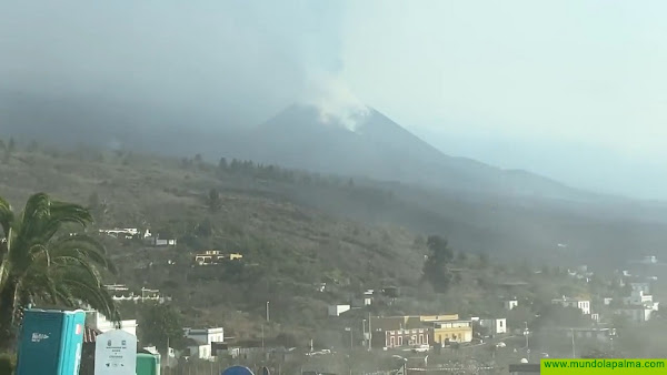 La nube de ceniza cubre el Valle de Aridane, Tijarafe y Puntagorda por un proceso de desgasificación del volcán