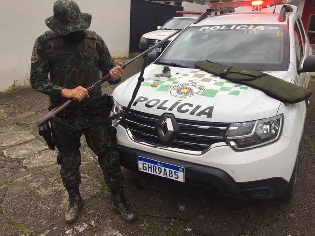 Policia Ambiental - Apreensão de arma de fogo e munições em Eldorado