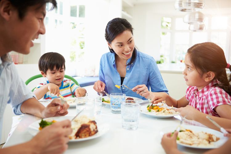 cara membiasakan anak makan makanan sehat