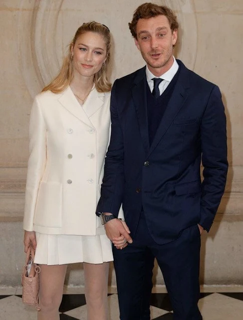 Beatrice Borromeo wore a Marlene wool and silk jacket, blazer and skirt drom Christian Dior. Dior bag and pumps