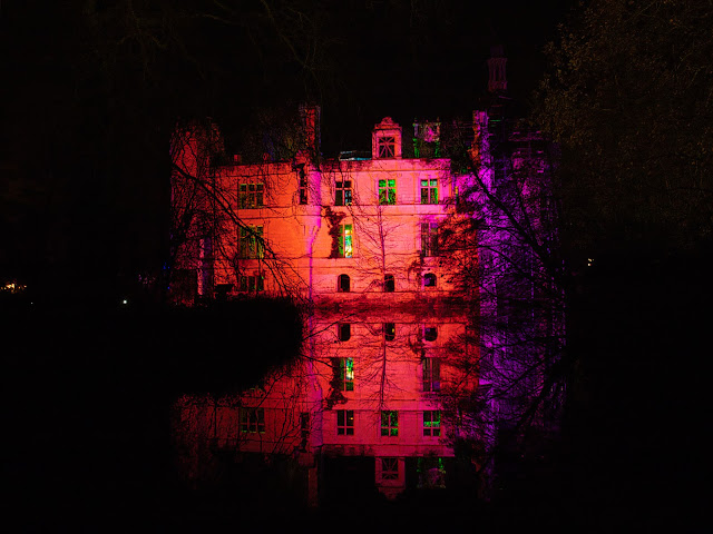 jiemve, le temps d'une pose, château de la Mothe-Chandeniers, Les Trois Moutiers, Vienne, Nouvelle-Aquitaine, illuminations, douves, tour carrée