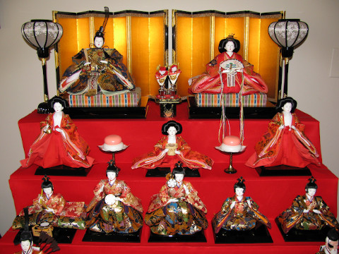 picture of Japanese hina dolls