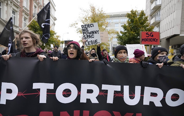 « Stop Aux Tortures » : En Pologne, Des Manifestants Pro-Immigration Protestent Contre Les Refoulements De Migrants À La Frontière