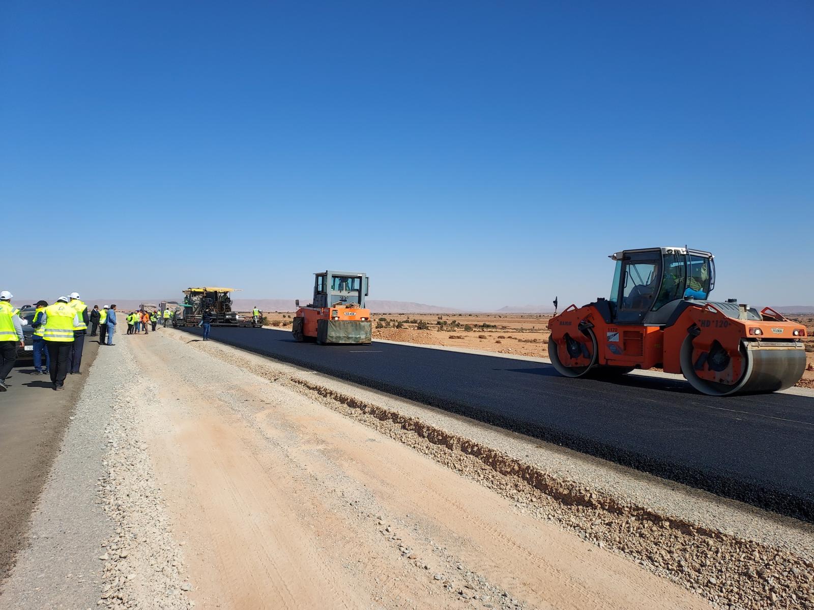 الطريق السريع تزنيت-الداخلة.. نسبة تقدم الأشغال بلغت 81 في المئة على مستوى جهة العيون الساقية الحمراء