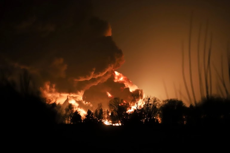 A huge fire in an oil storage depot in Vasylkiv, near Kiev, after it was subjected to a Russian missile attack (European)