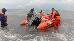   Tim SAR Berhasil Evakuasi Pasutri dan Seorang Anak Korban Kapal Bocor