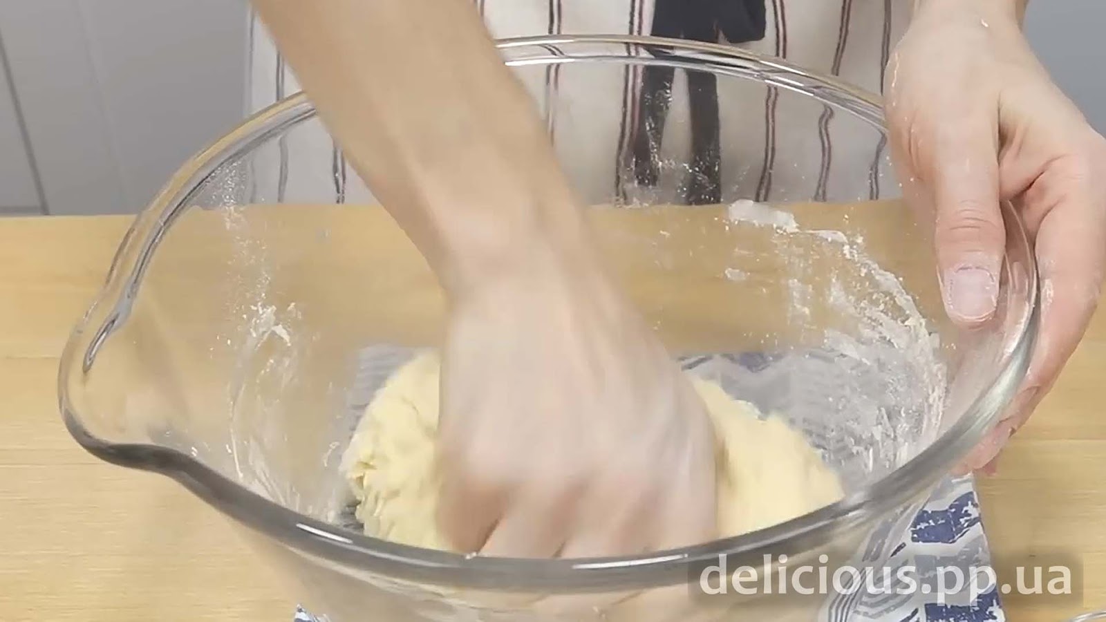 Фото приготовления рецепта: «Как приготовить пирожки. Рецепт пирожков в духовке. Тесто для пирожков к любой начинке.» - шаг №3