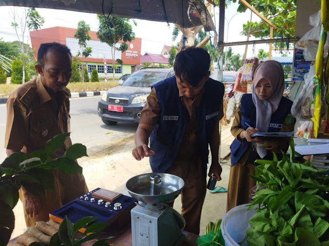 Diskumdagri Tanbu Awasi Metrologi Pedagang Rumahan