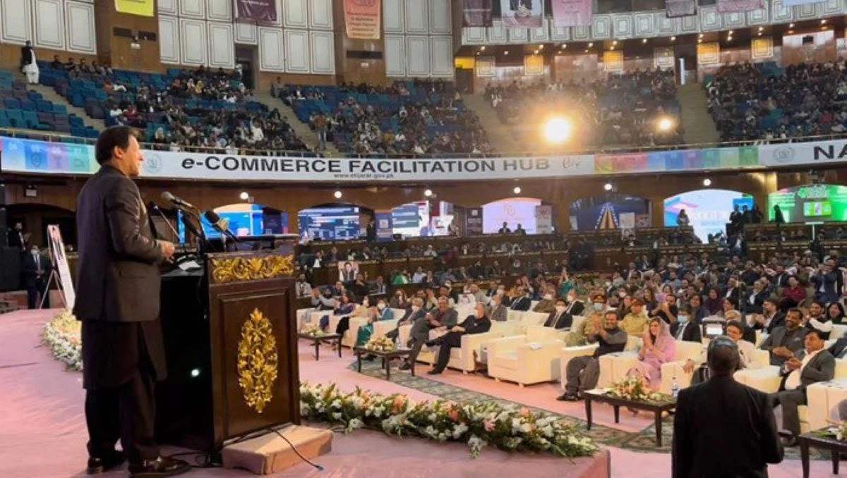 PM Imran Khan inaugurates Pakistan’s first E-commerce Web Portal, “E-Tijaarat”
