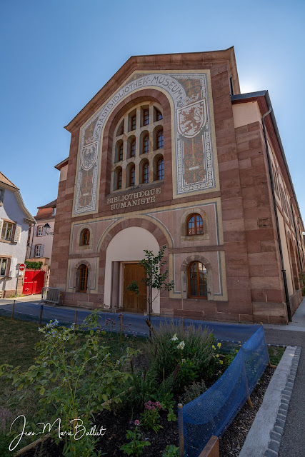 Bibliothèque Humaniste de Sélestat depuis la place Gambetta