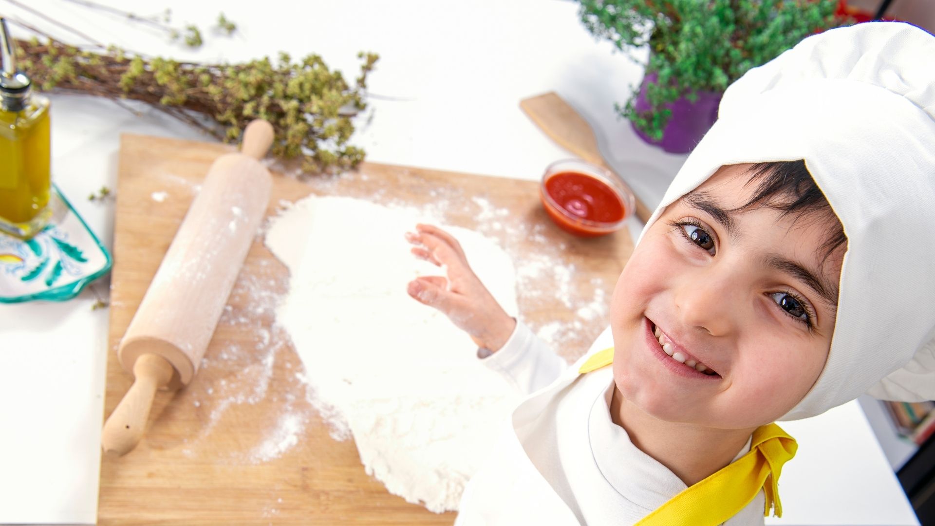 3 maneras de hacer que tu hijo se interese en la cocina