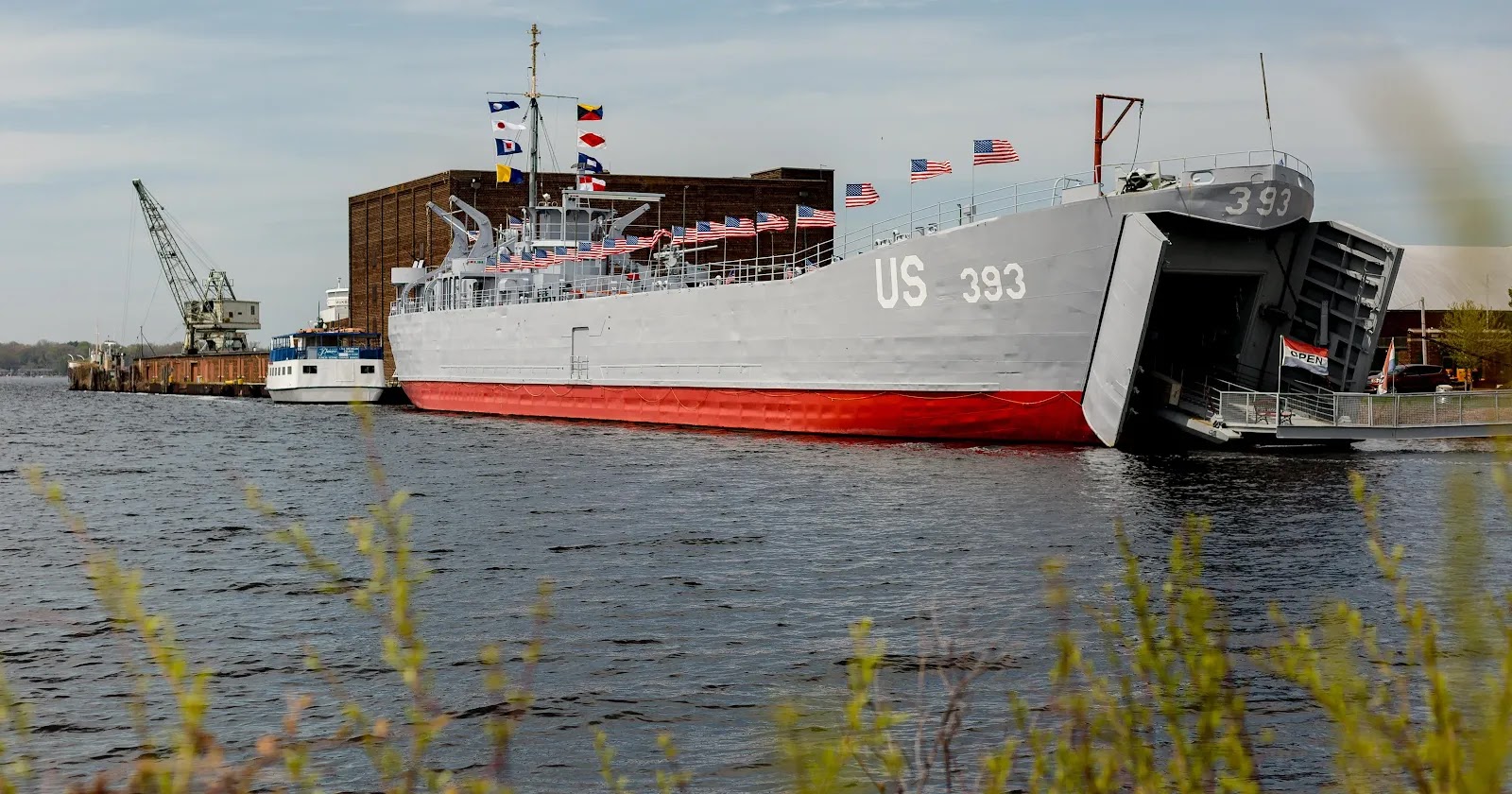 Save LST 393