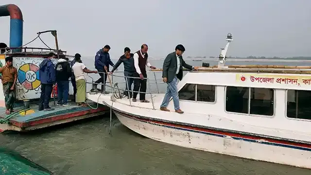 কাজিপুরে অবৈধ বালু উত্তোলনের দায়ে অর্থদন্ড