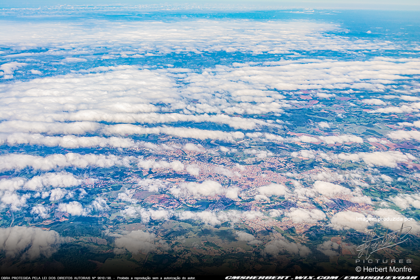 What is it like to fly from Sao Paulo to Manaus aboard the Boeing 787 with LATAM Brasil | by MORE THAN FLY | Image produced by Herbert Pictures | Photo © Herbert Monfre - Airplane photographer - Events - Advertising - Rehearsals - Hire the photographer by email cmsherbert@hotmail.com