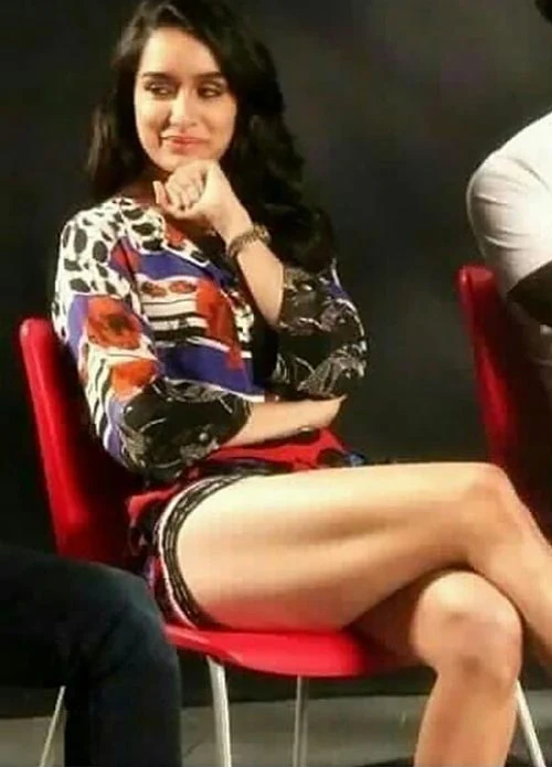 shraddha kapoor thighs sexy legs