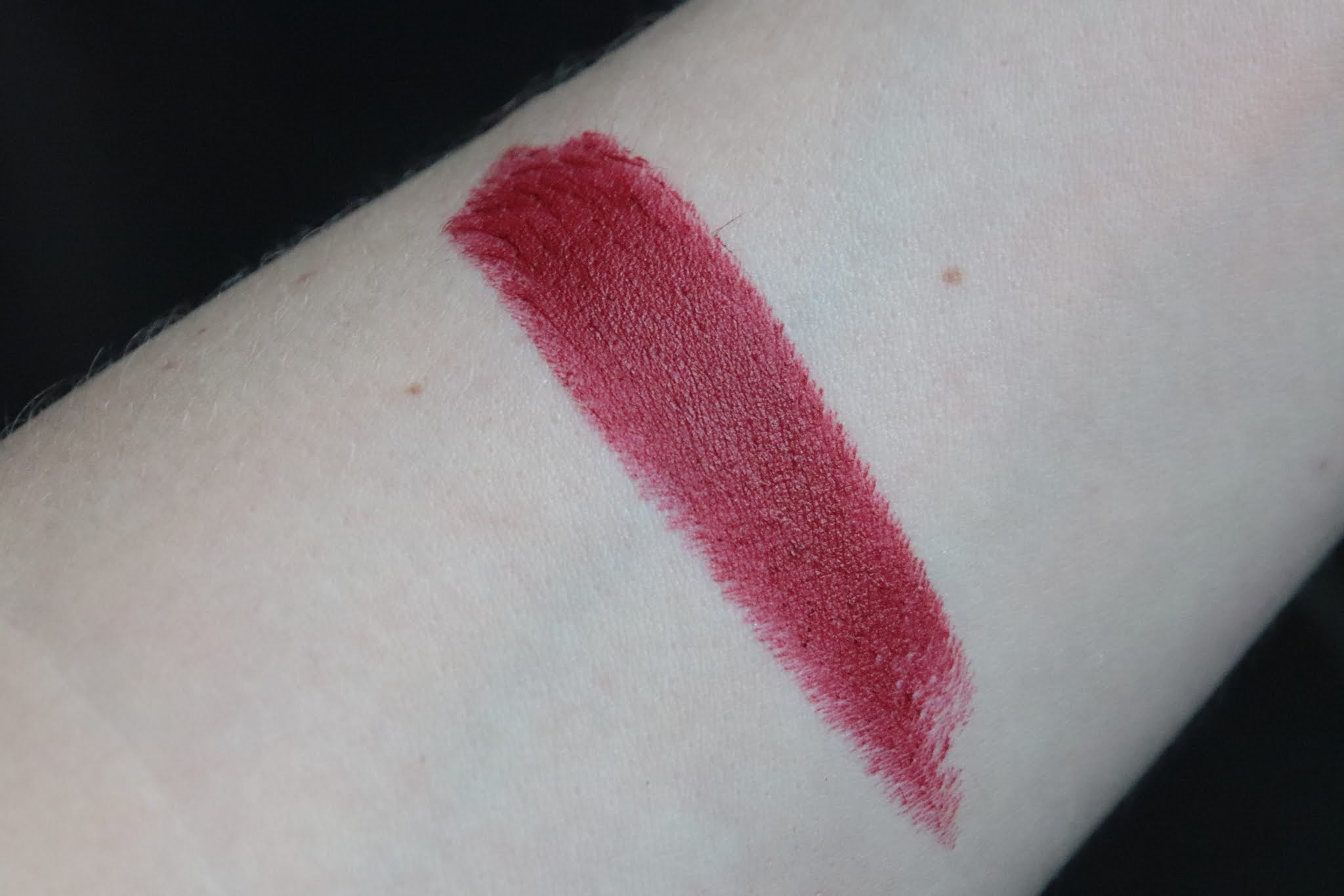 Givenchy Le Rouge Deep Velvet 37 Rouge Grainé swatch