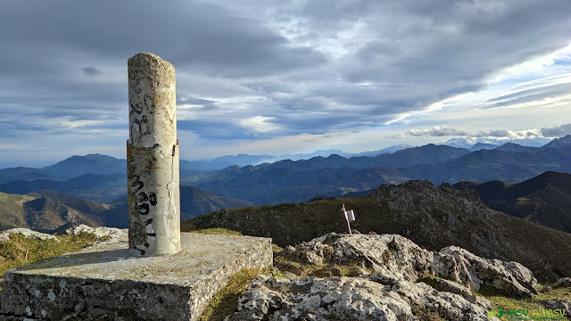 Vértice geodésico del Pico Trigueiro