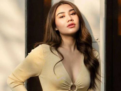 Dikabarkan Dekat dengan Thariq, Aaliyah Massaid Diundang ke Acara 7 Bulanan Aurel Hermansyah