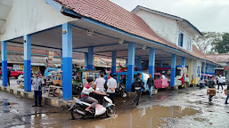 Pedagang dan Pengguna Jalan Terminal-Pasar Sukaraja Keluhkan Kondisi Jalan