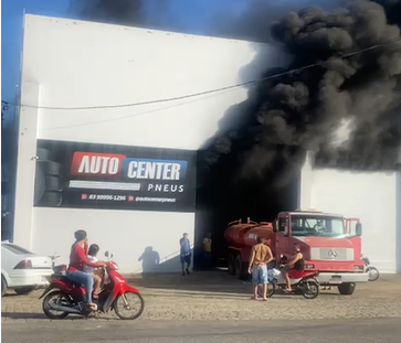 Incêndio atinge lojas no município de São Bento, na Paraíba