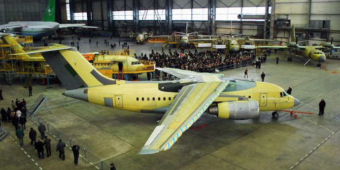 Богуслаєв закликав дозволити купувати російські комплектуючі для літаків, — Кривоконь не згоден