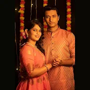 Mrudula Kulkarni with her husband at time of diwali