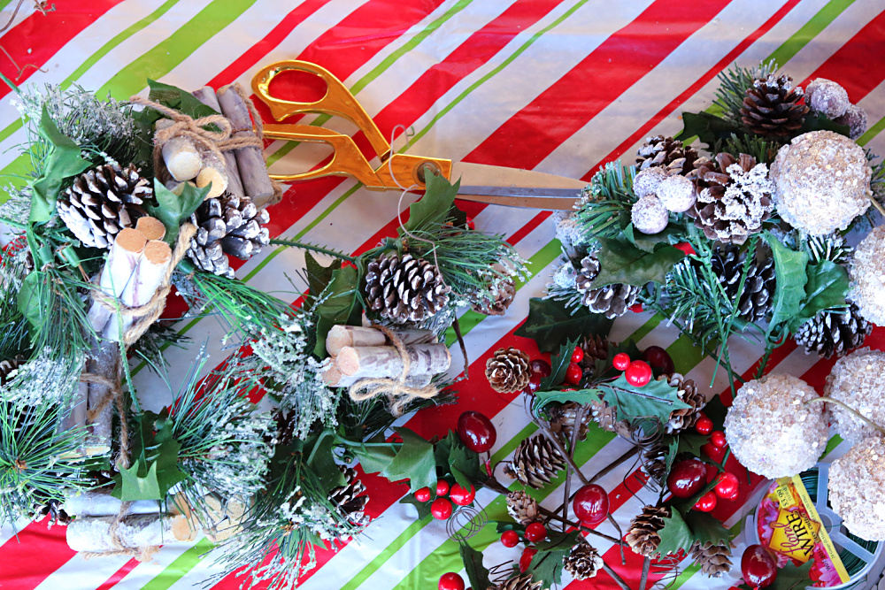 Easy-Beautiful-Simple-Quick-Holiday-Grapevine-Diy-Wreath