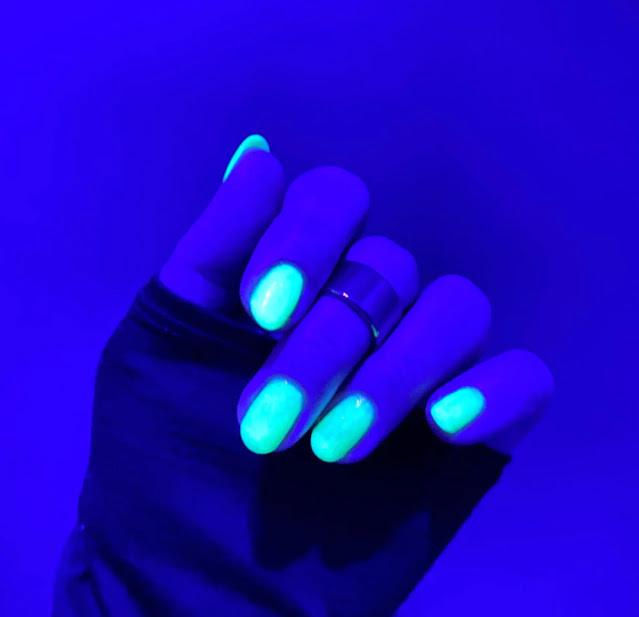 Neon Vibes Nail