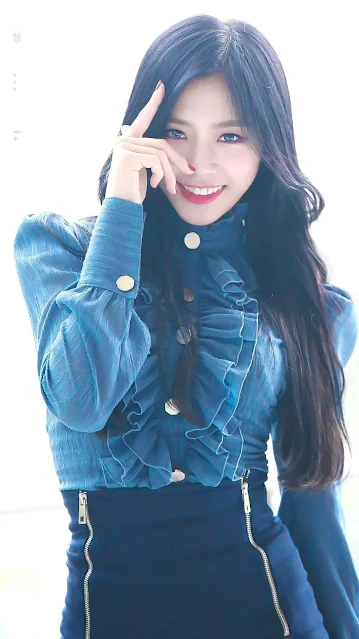 JiU (지유) Leader, Sub Vocalist, Lead Dancer, Visual, Center