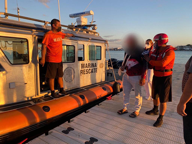 Navales rescatan a tripulante del Galan II en costas yucatecas