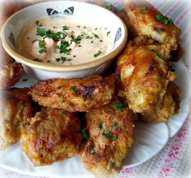Crispy Spiced Chicken Wings with Dip