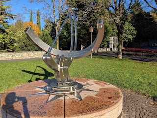 Sundial at Bastion San Giacomo Bergamo on 2021-11-02 at 9:16am