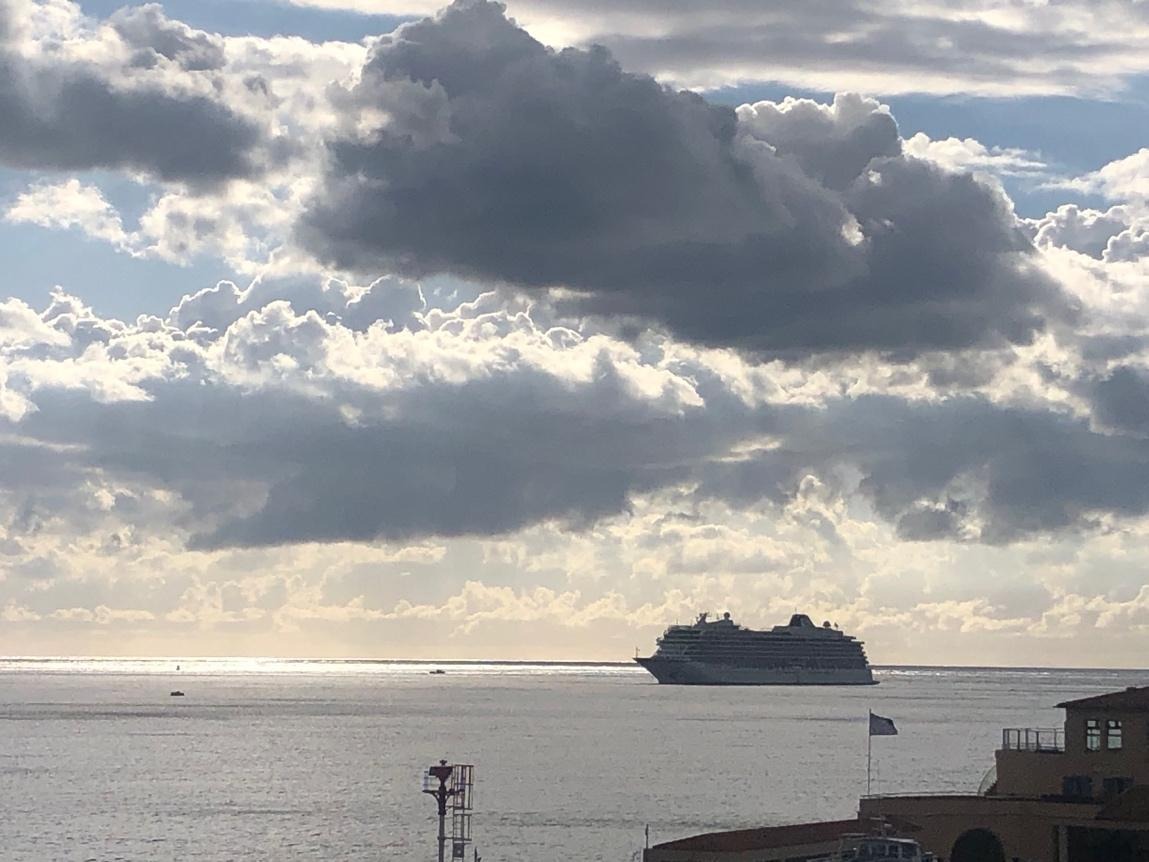 A cruise ship in the water

Description automatically generated