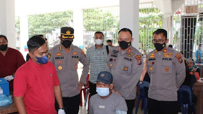 Kapolres & Karo SDM Poldasu Tinjau Vaksinasi di Kota Pinang Dalam Rangka Vaksinasi Serentak.