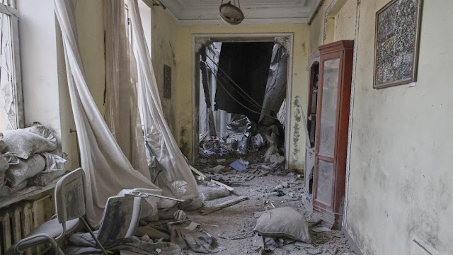 Mujer Ucraniana embarazada y su bebé mueren tras ser bombardeado un hospital maternal por las fuerzas rusas