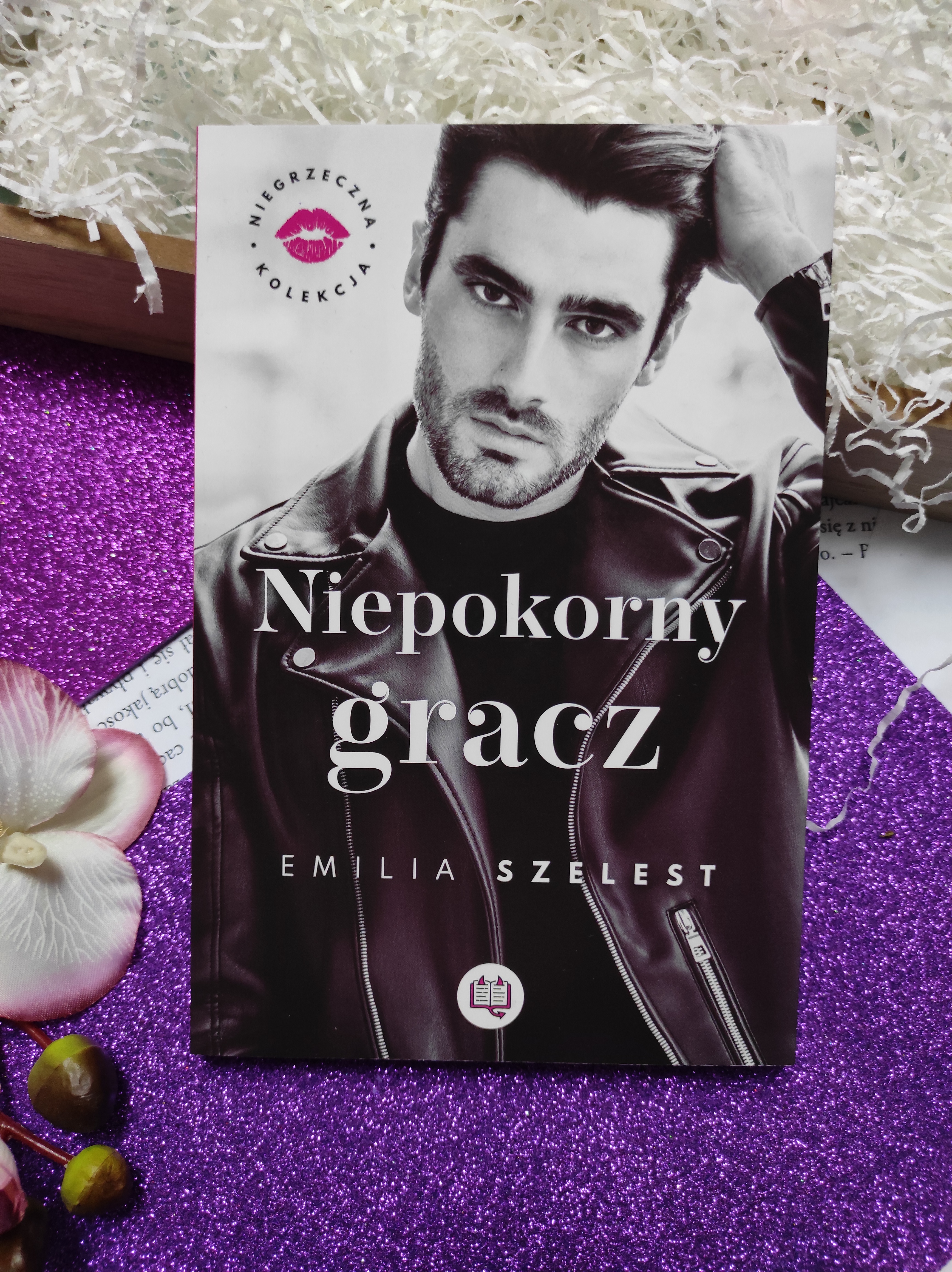 "Niepokorny gracz" Emilia Szelest - niegrzeczna kolekcja #3 - recenzja - Księgarnia Tania Książka