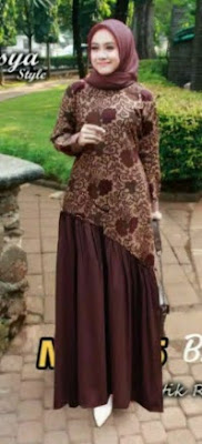 Model gamis batik kombinasi polos terbaru untuk orang gemuk