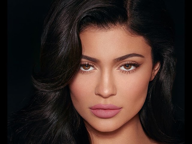 Kylie Jenner appears to announce birth of baby boy